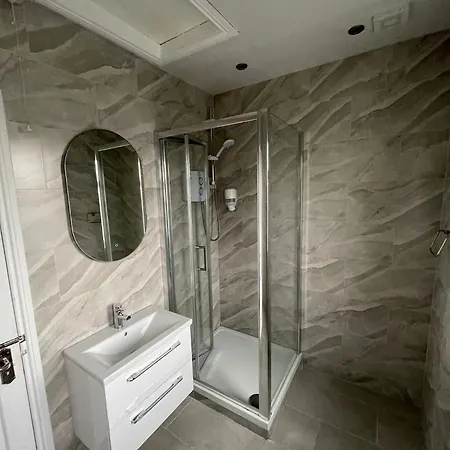 Ubytování v soukromí Comfort Double Near Airport - 5 *